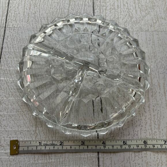 Vintage Tri-Cut Round Relish Dish – Elegant Glass Serving Piece - Picture 4 of 9
